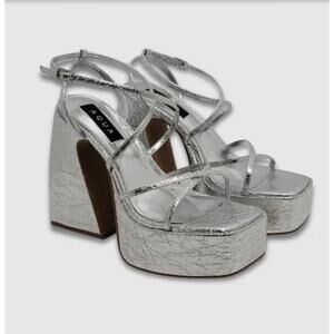 Aqua Chance Strappy Open Toe Platform Block Heels Metallic Silver Sandals sz 9